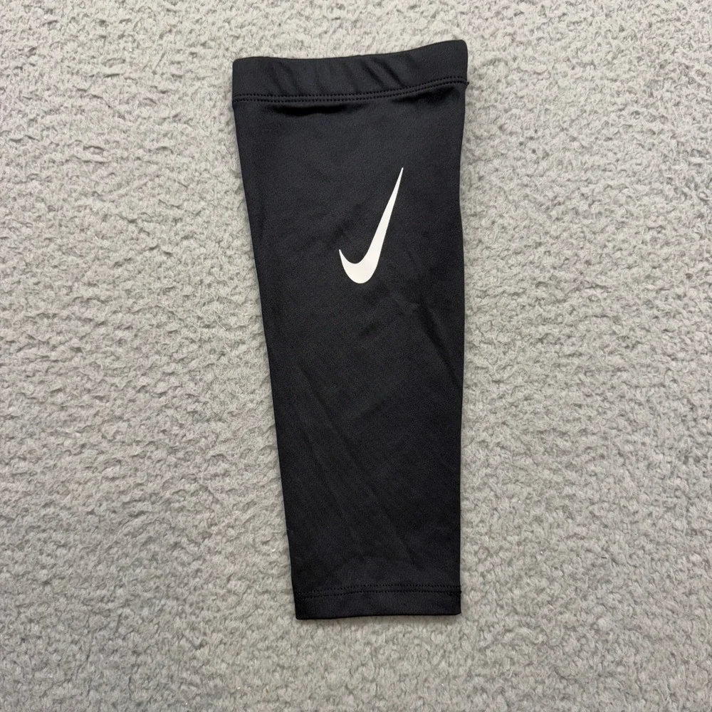 Nike N1000773010OS Swoosh Unisex OSFM Black Compression Basketball Arm Sleeve